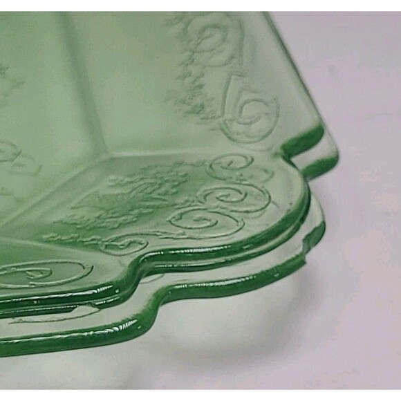 Vintage 2 Lorain Green Luncheon Plates By Indiana Glass 7.75" 1930's Chips - Picture 4 of 8